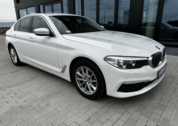 BMW Seria 5 cena 118000 przebieg: 84744, rok produkcji 2019 z Pilawa małe 277